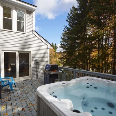 Luxury with Hot Tub, Billiards & Arcades! A/C