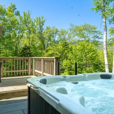 Vermont Charm: A/C, Hot Tub, Epic Stratton Mountain Views